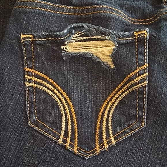 Hollister super skinny destressed jeans. - Picture 11 of 12